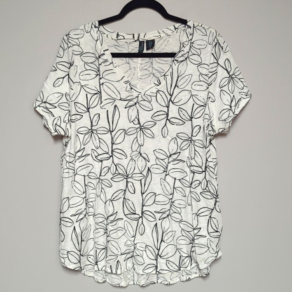 Women's White Leaf-Print V-Neck Blouse